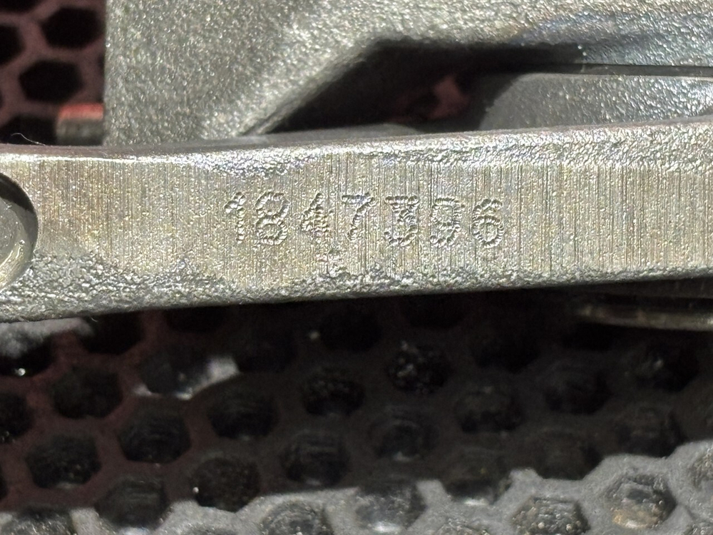 Вал рокеров в сборе 2021г.