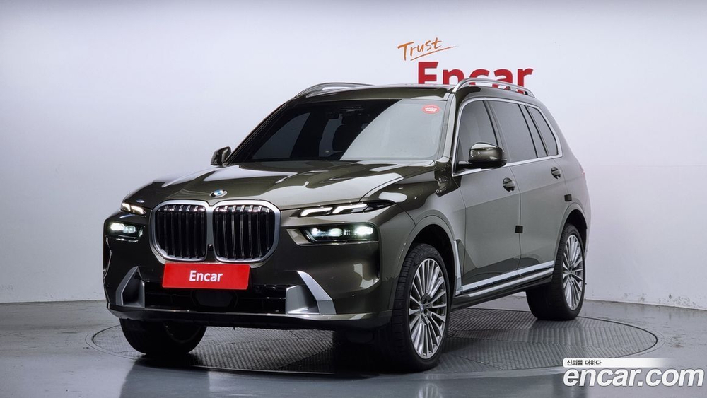 BMW X7 (G07) xDrive 40i Design Pure Excellence 7-и местный (12.2022)
