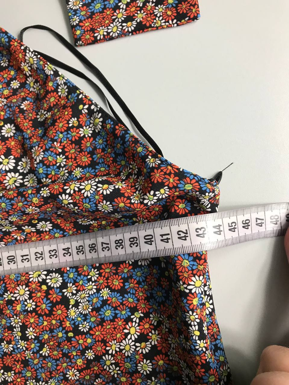 Платье Zara в мелкий цветочек, маркировка S, визуально на 44 размер