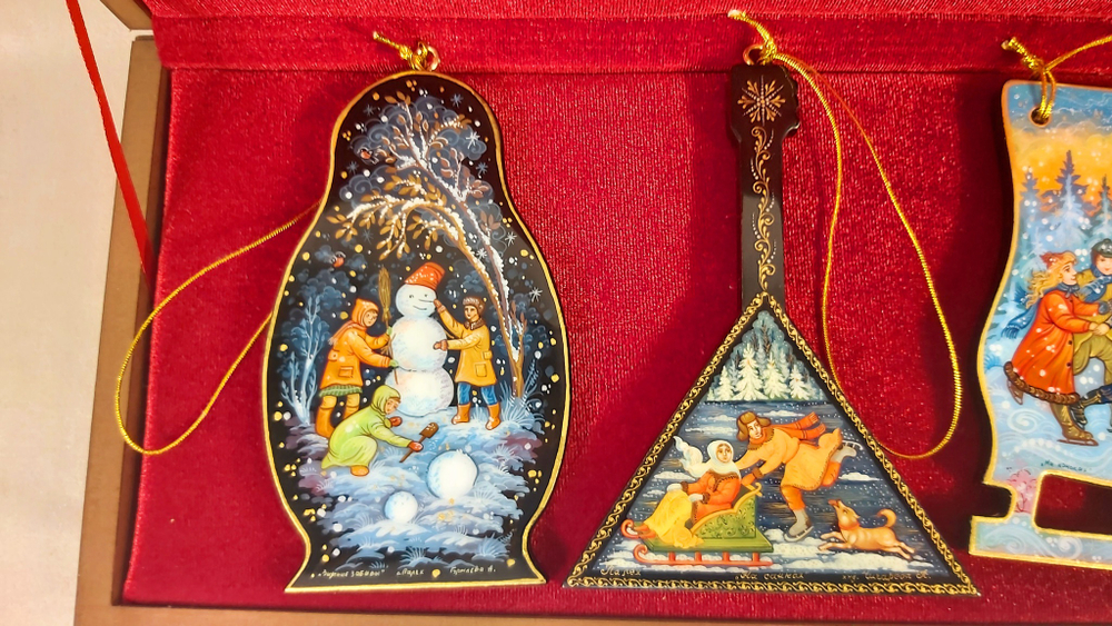 Набор из 4-х ёлочных игрушек  "Русская зима" с росписью Палех