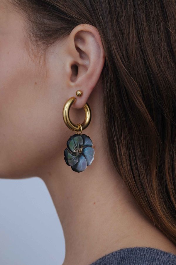 Подвеска Цветок из перламутра выпуклый 27 мм / Black /