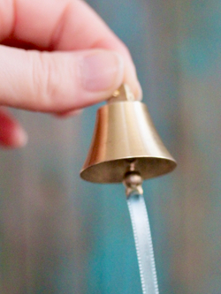 Колокольчик маленький латунь 3,2х3,2 см (3 шт)