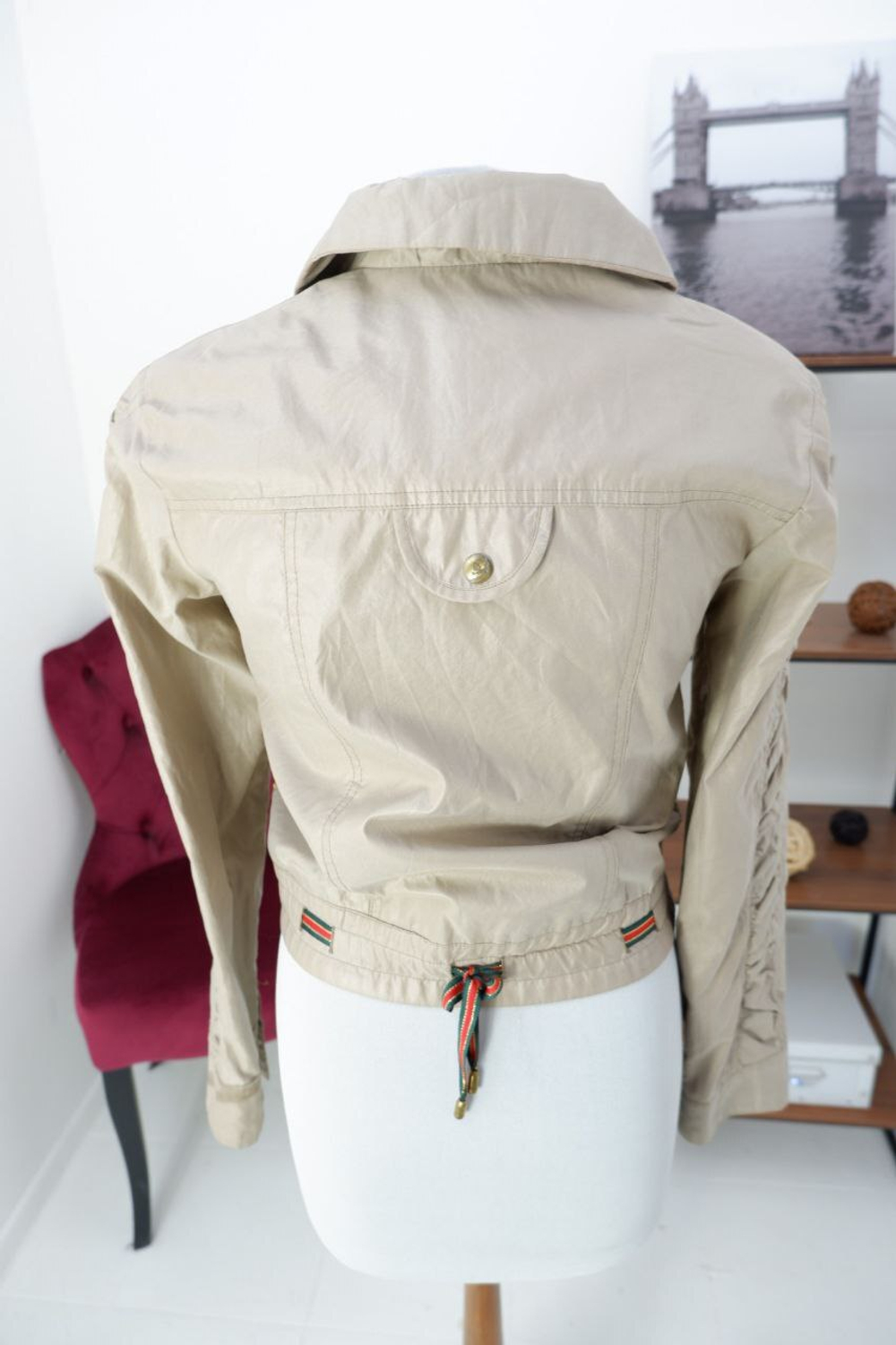 Ветровка Lidelong светлая 44 размер