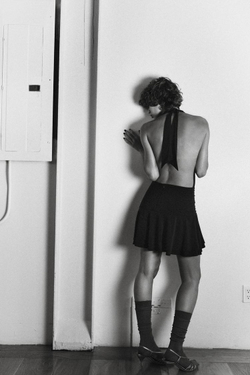 ZARA ПЛАТЬЕ-КОМБИНЕЗОН ХАЛТЕР, ТЕМНО-КОРИЧНЕВЫЙ