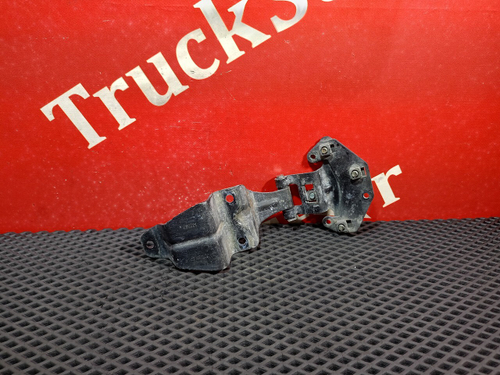 Петля капота