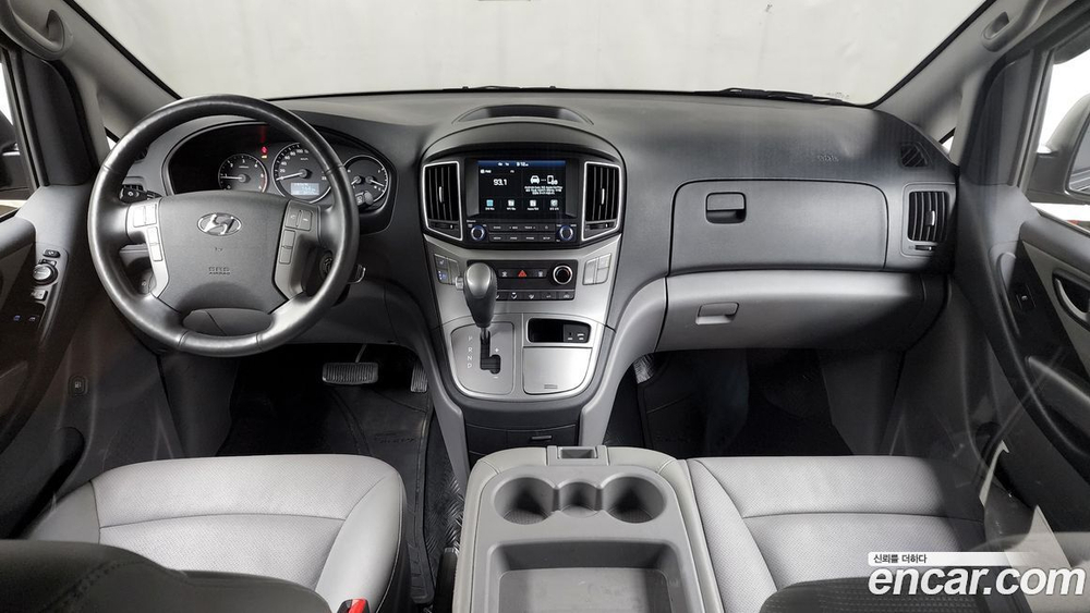 Hyundai The New Grand Starex Van 3-х местный (06.2020)