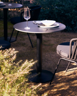 Esilda Садовый круглый стол черный на черном металлическом основании Ø 70x70