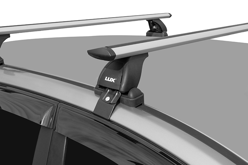 Багажник LUX с крыловидными дугами 1,2 м на Kia Rio III