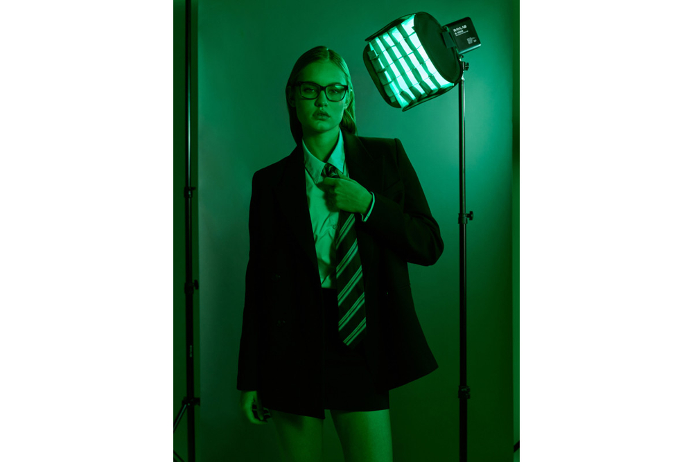 Осветитель светодиодный Raylab RL-100RGB 100W 5000mAh c софтбоксом