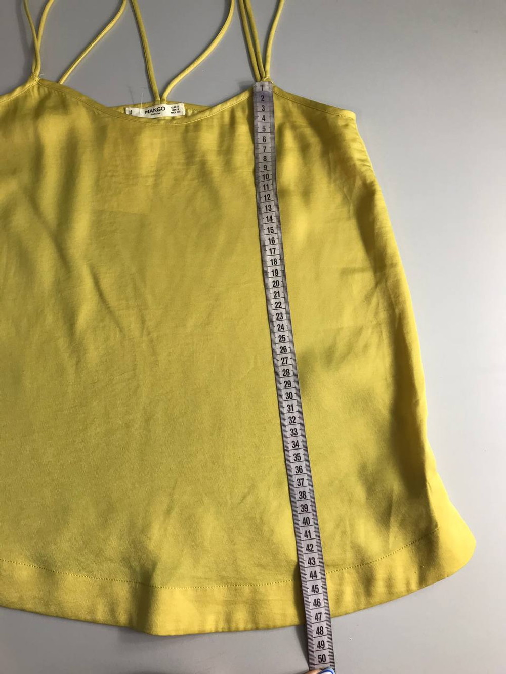 Топ Mango для яркого акцента, маркировка S, визуально на 44 размер