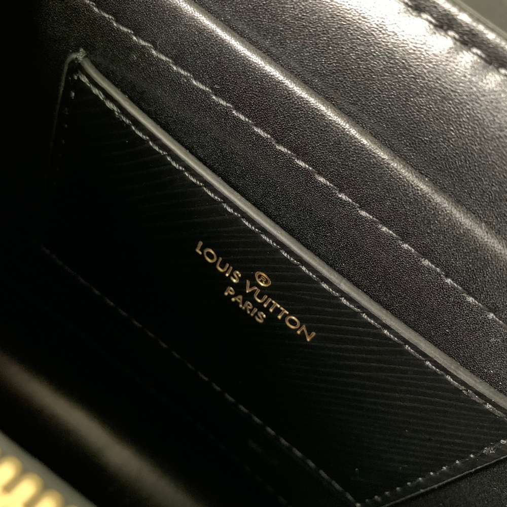 Louis Vuitton Twist MM