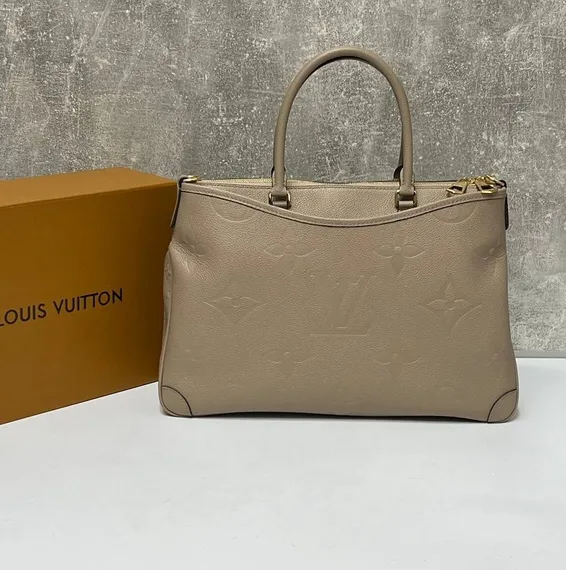 Сумка Louis Vuitton Trianon MM бежевый