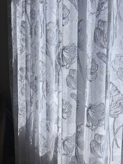 Тюль в гостиную INVA жаккард с рельефным рисунком "Пионы" 270х300/белый