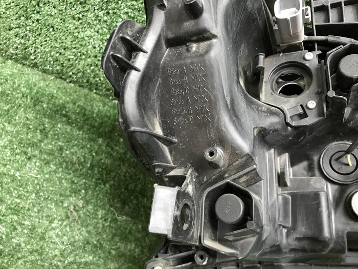 Фара левая Lexus ES 7 (2018-2021) LED