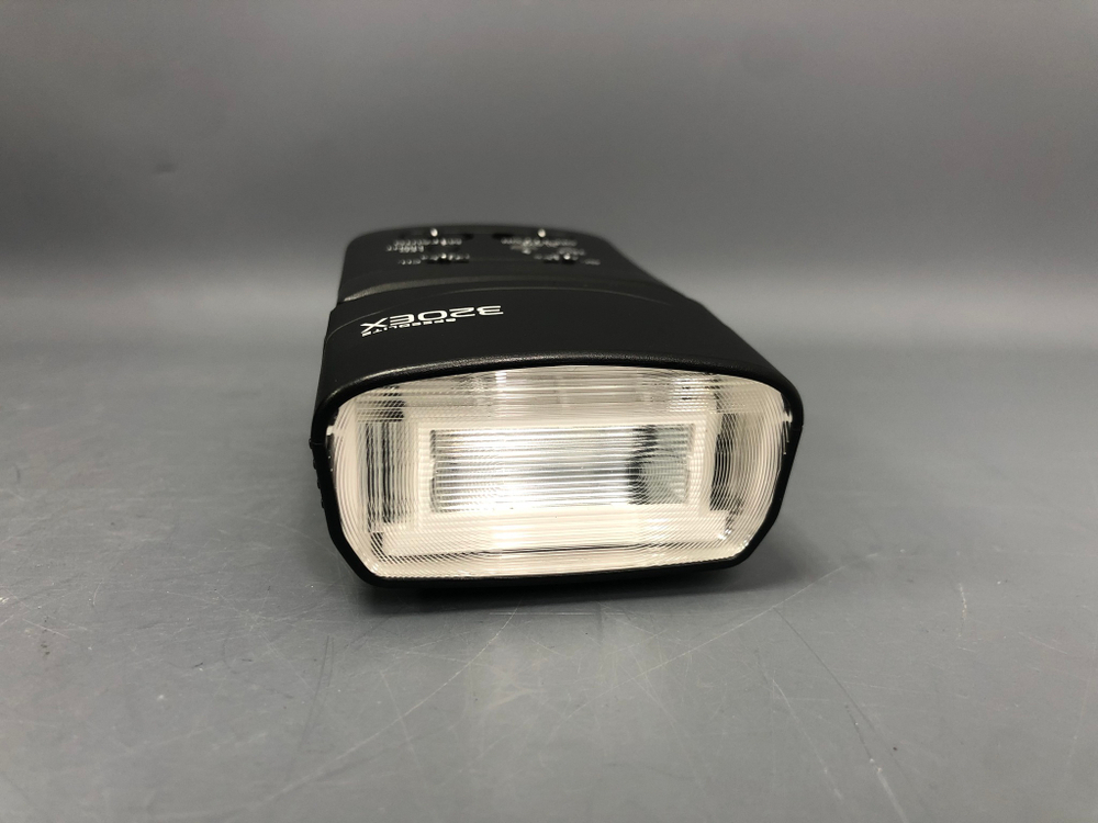 Canon Speedlite 320EX