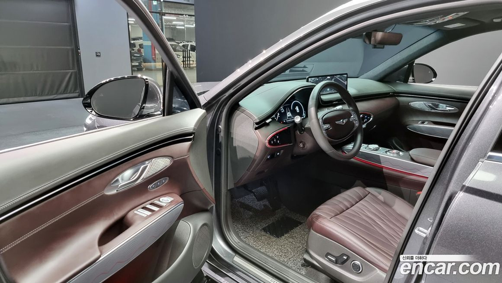 Genesis GV70 2.5T Бензин 2WD (04.2022)