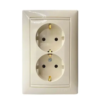 Розетка двойная с заземлением Слоновая кость Legrand Valena
