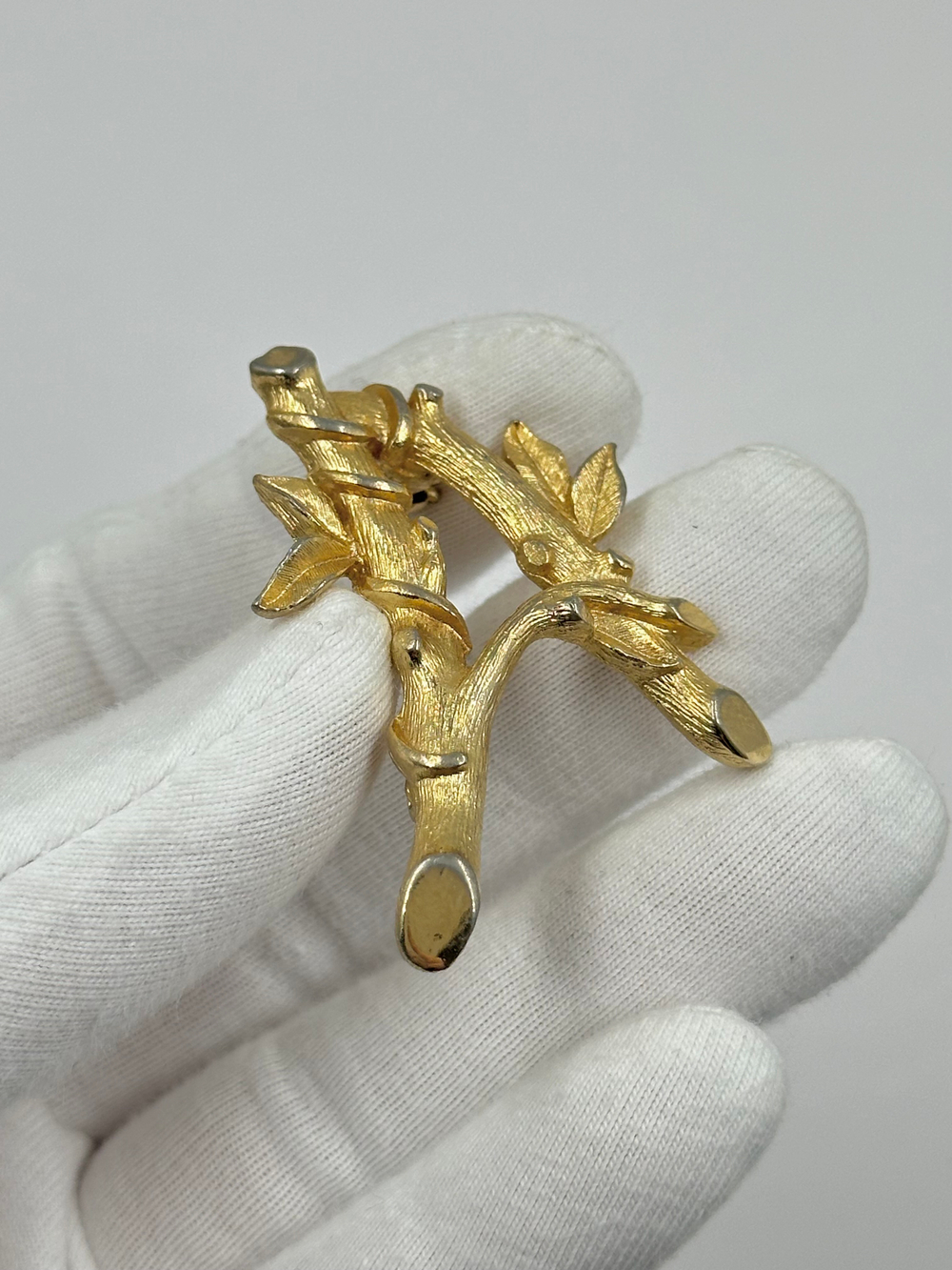 Брошь Буква А Sarah Coventry