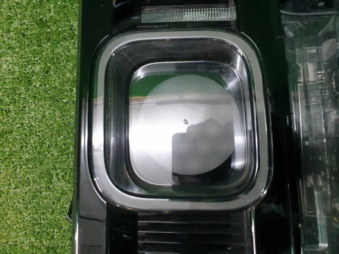 Фонарь правый Land-Rover Defender 2 L663 (2019-н.в.)