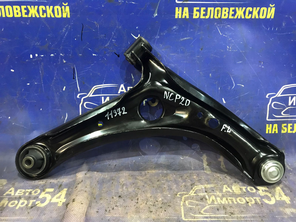 Рычаг передний левый TOYOTA FUNCARGO 1999-2002