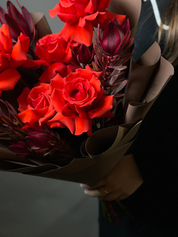 Сборный букет «Закат в розах»