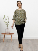 1111 Джемпер женский штапель цветы на хаки (56)