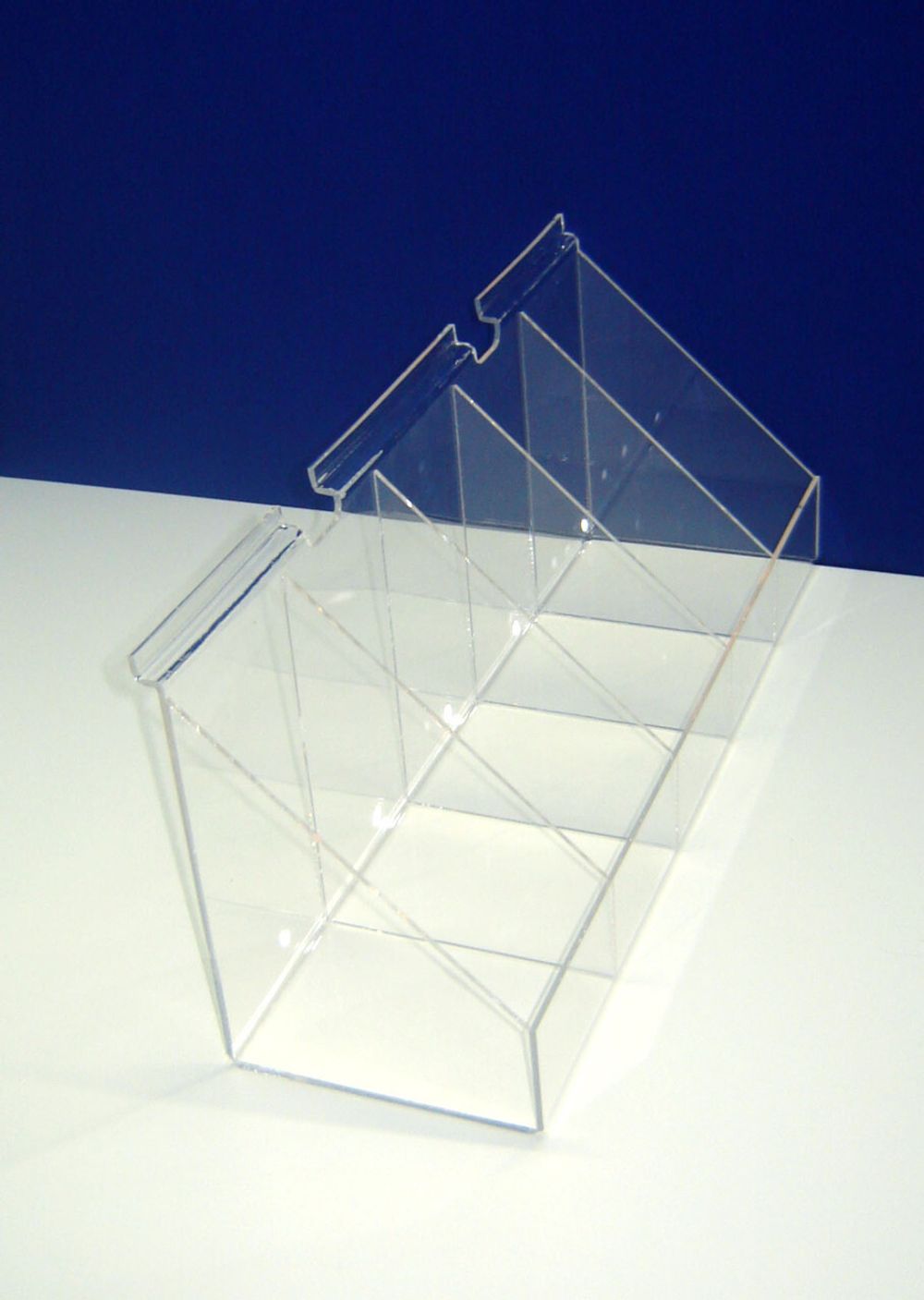 Полка в эконом-панель 5 яч 513х150х200