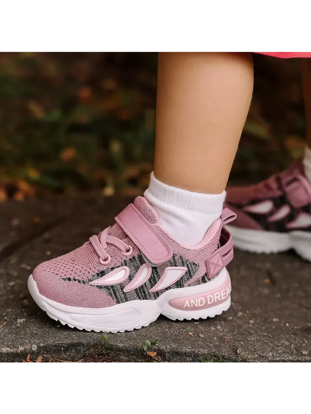 Детские летние кроссовки.