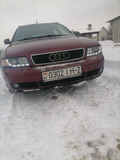 Передние фары Audi A4 B5 daylight black
