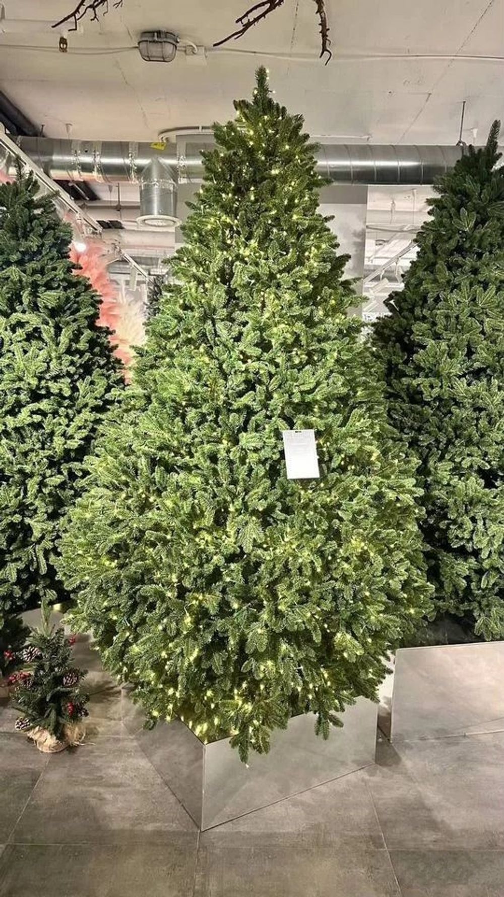 Елка с гирляндой встроенной «Grand Majesty» Гранд Маджести (Литая+пвх) 270 см / 2,7 м