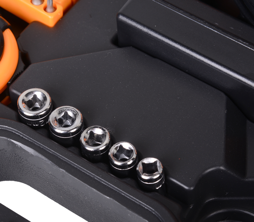 Дрель-шуруповерт Вихрь ДА-12Л-2КН с набором инструментов