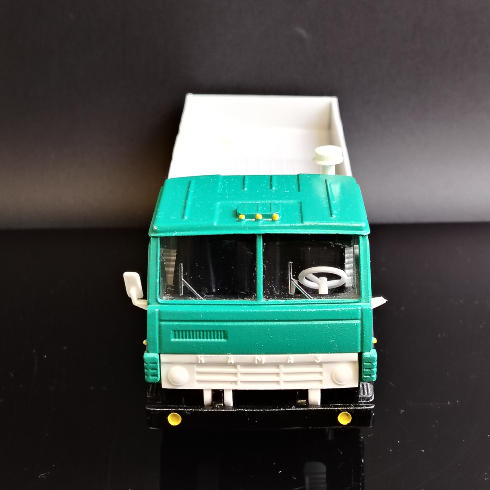 Модель автомобиля "Камаз - 53212" в масштабе 1:43 Изготовитель "Арек" г. Казань, металл, пластик, картон, СССР, 1970-1991 гг.