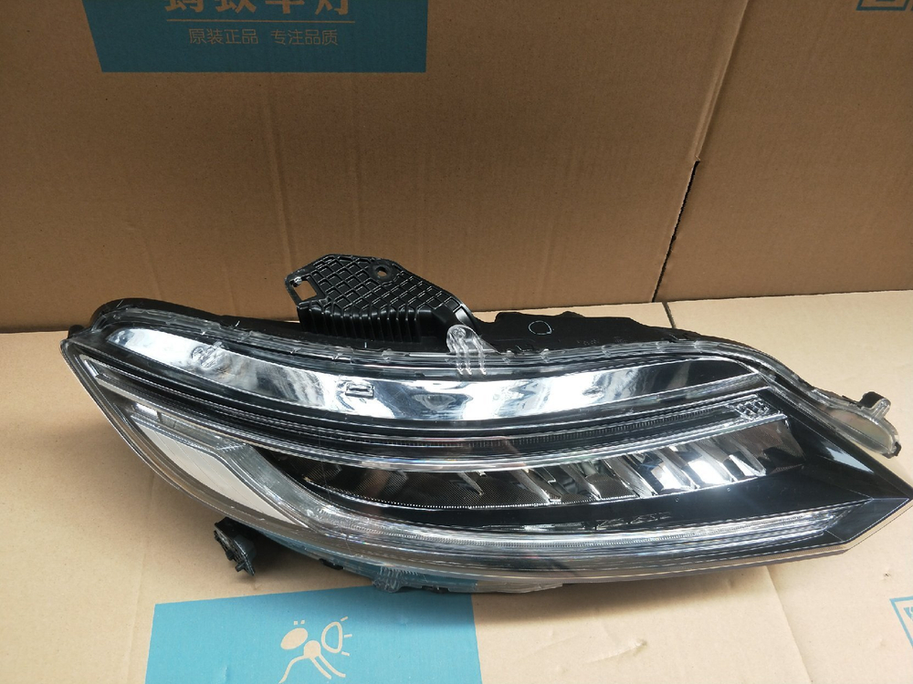 Передняя LED фара Honda Jade 2 (2017) оригинал