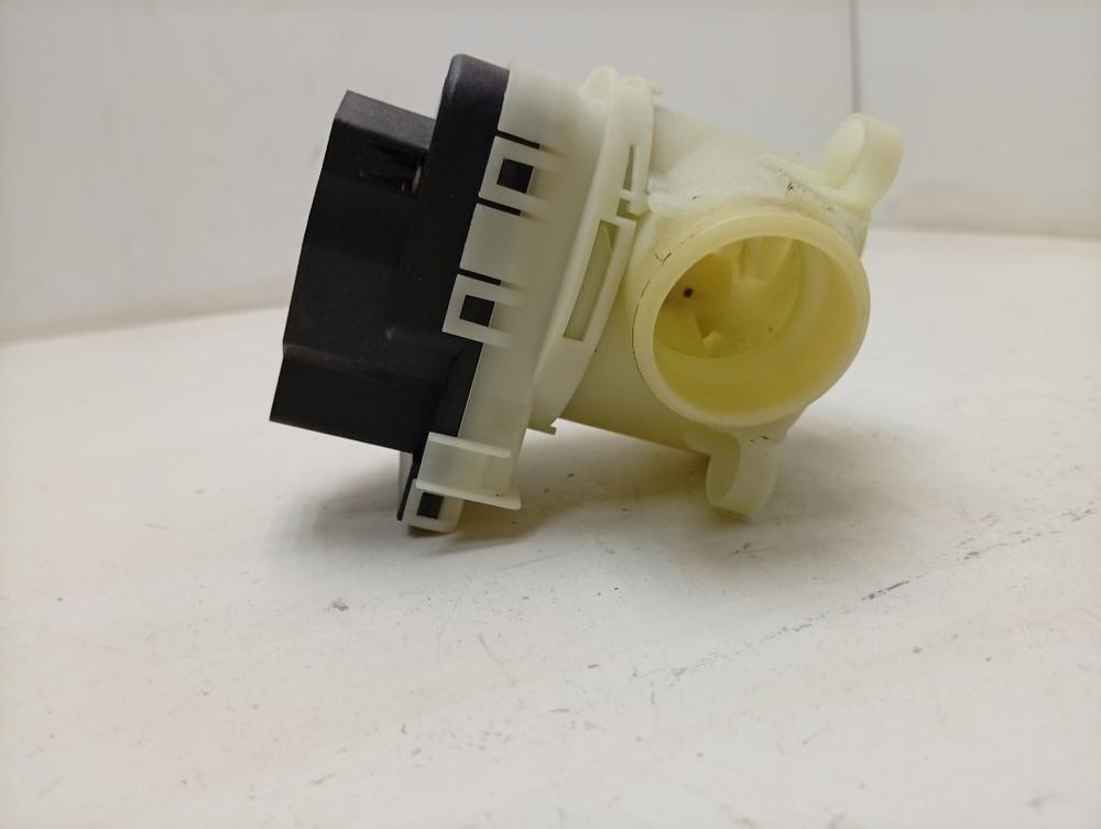 LFTA+5H1741 ктп11 Актуатор для посудомоечной машины Ariston C00256972 б/у