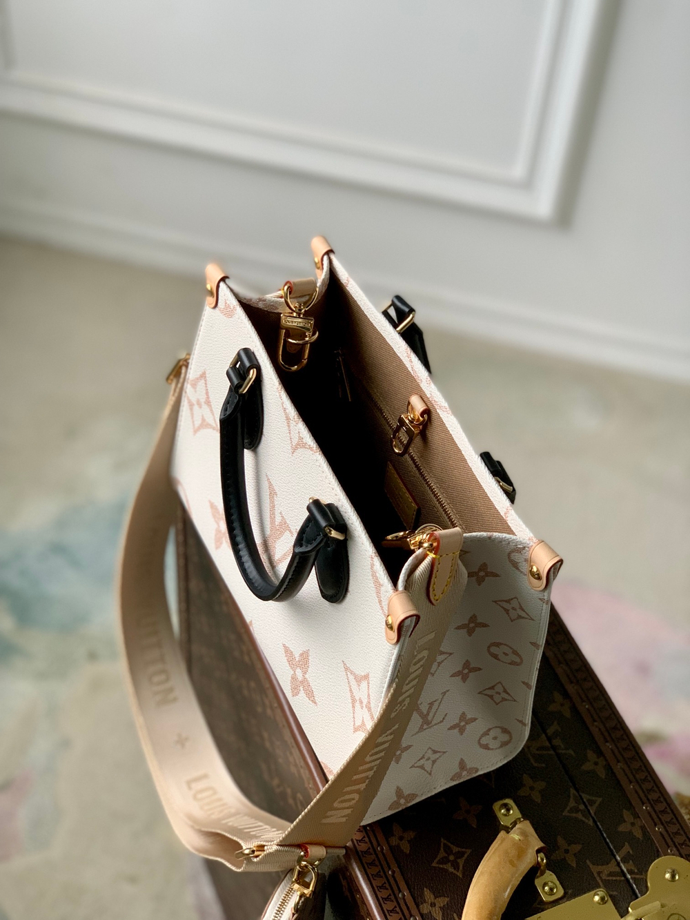 Louis Vuitton Onthego PM