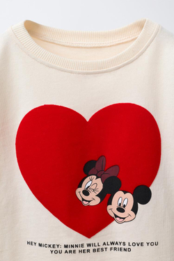 ZARA ФУТБОЛКА С СЕРДЦЕМ С РЕЛЬЕФНЫМ ПРИНТОМ MICKEY И MINNIE MOUSE © DISNEY, ЖЕЛТОВАТО-БЕЛЫЙ