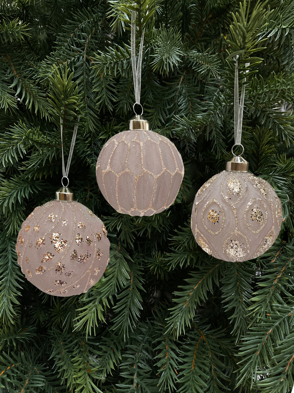 Набор шаров 8см 9шт ChristmasDeLuxe кремовый с блеском