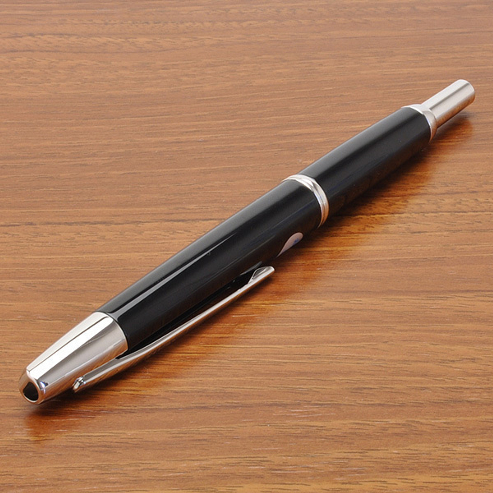 Перьевая ручка Capless Décimo (цвет: Black / Черная; перо золотое 18К, с родиевым покрытием, перо Medium 0,5 мм)