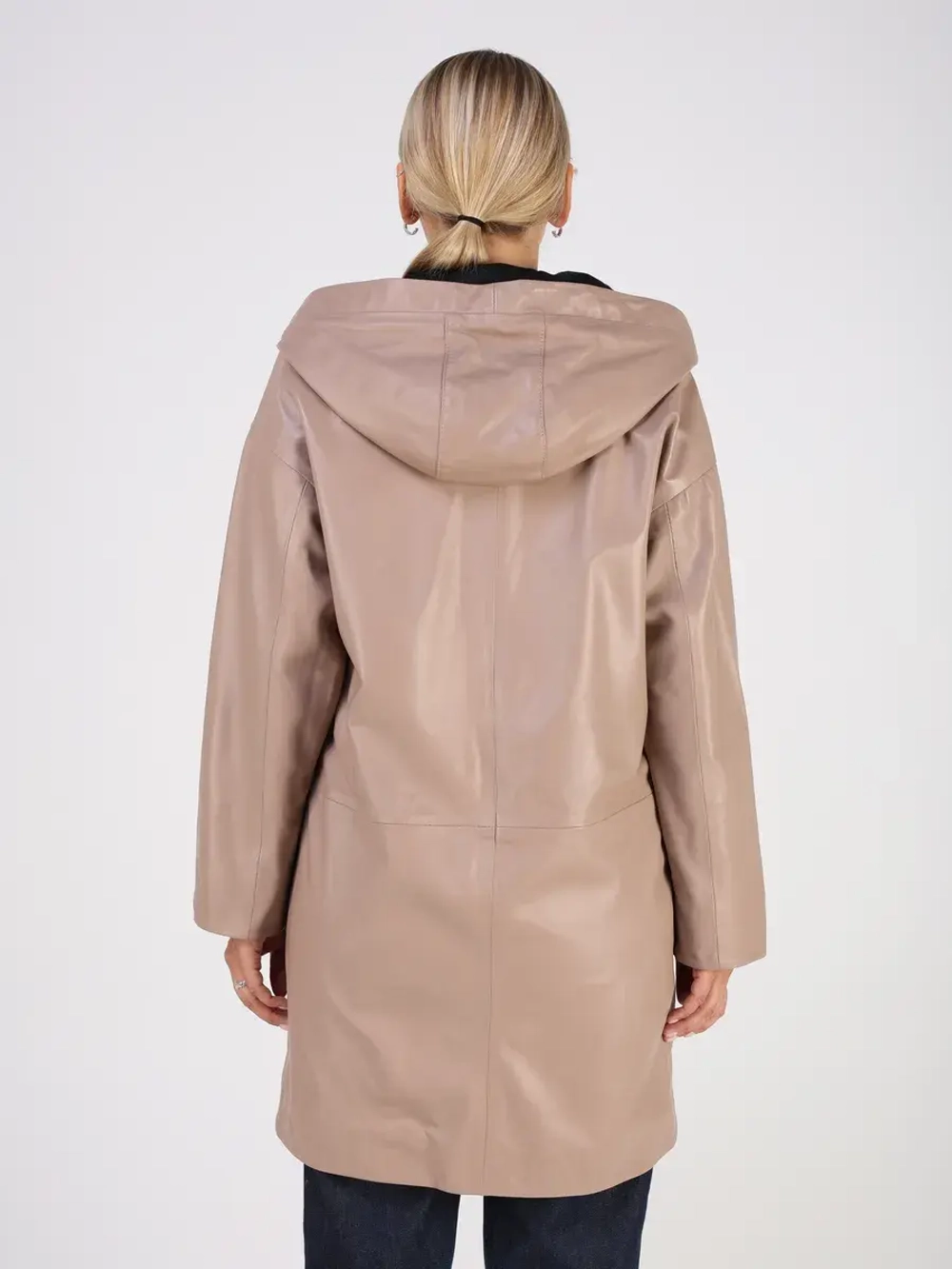 Кожаная куртка демисезонная с капюшоном длинная