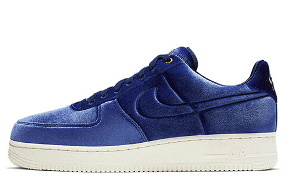 Nike Air Force 1 07 Premium Hyper Sneakers