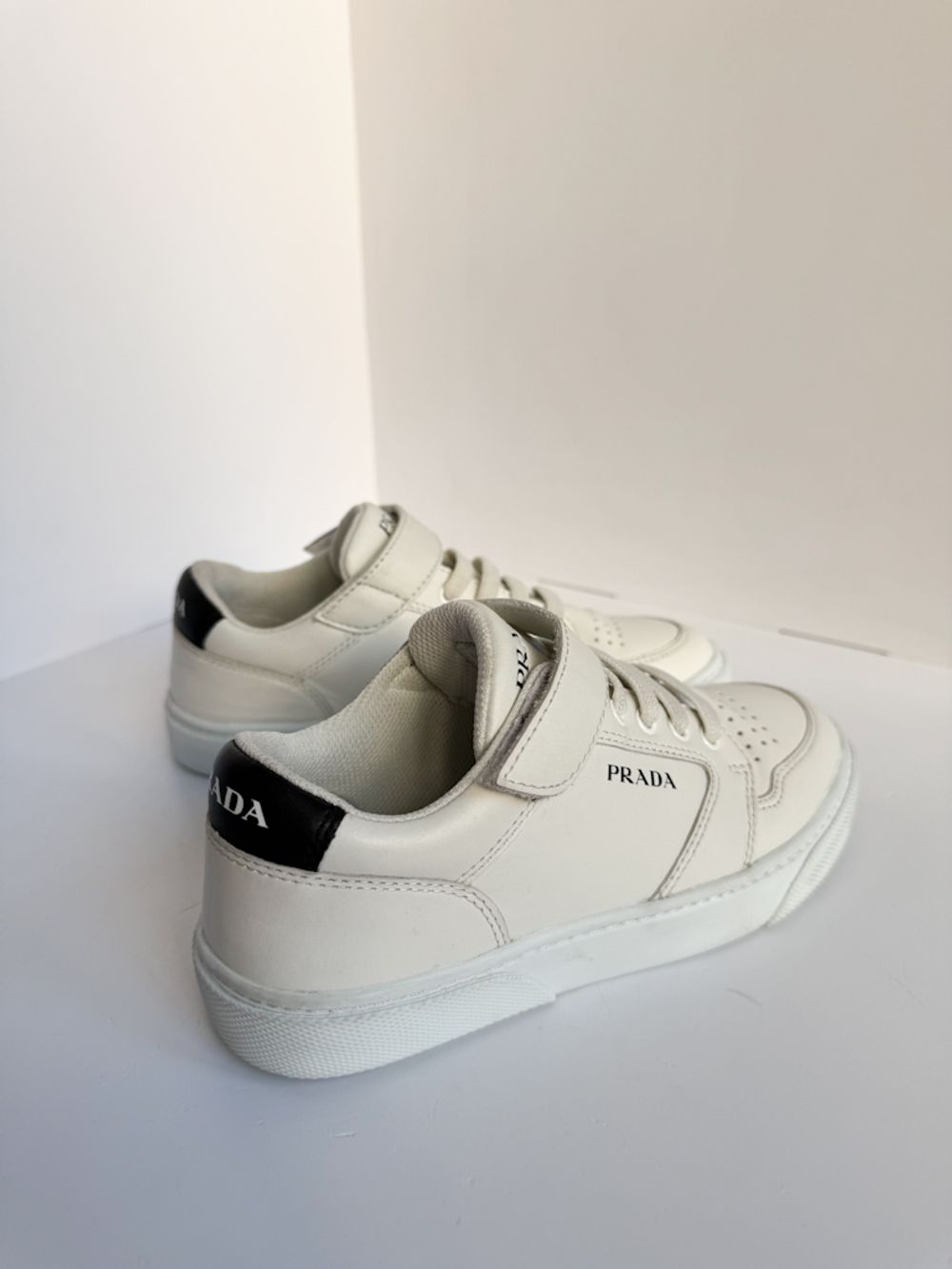 Кожаные кеды Prada, 33