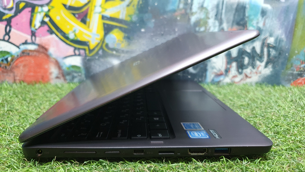 Ноутбук-трансформер ASUS Celeron/2Gb