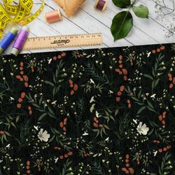 Ткань барби утончённые полевые цветы и трава на чёрном фоне