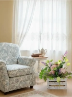 Композиция в ящике "Гортензия и тюльпаны"