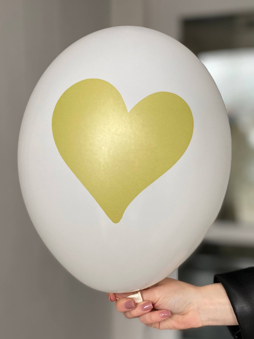 Воздушный шар с рисунком сердце золотое шар белый 35см ПАЛИТРА №4349