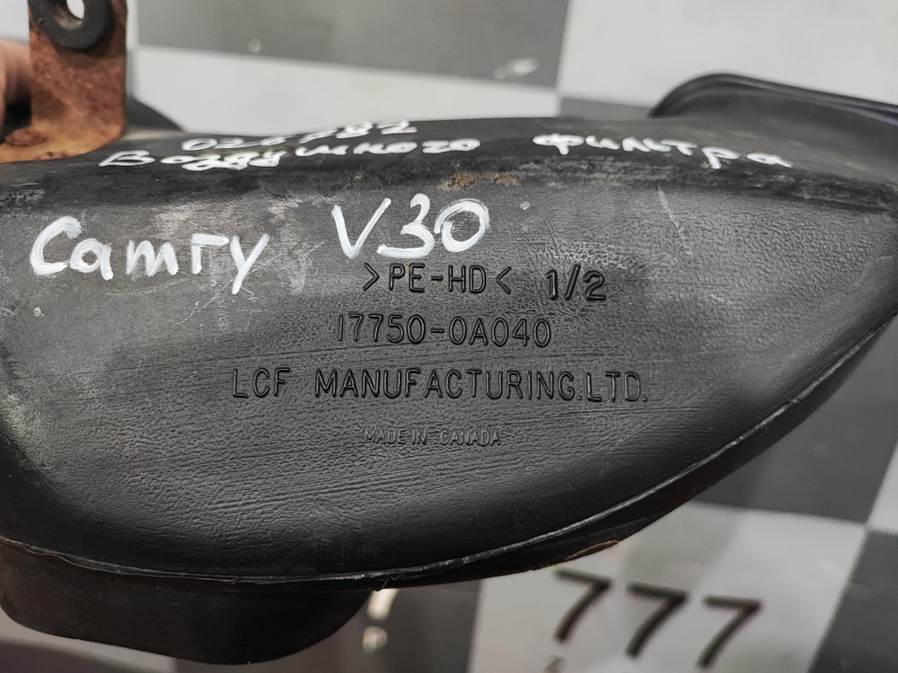 Патрубок воздушного фильтра Toyota Solara (XV20) 98-09 Б/У Оригинал 177500A040