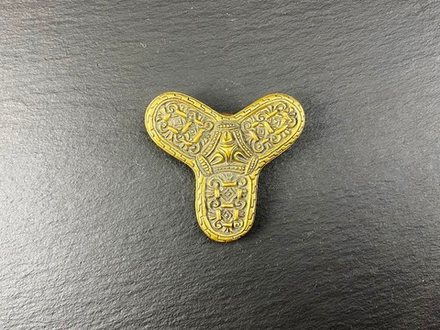 Фибула. Скандинавия 9-10 в. (трилистник)