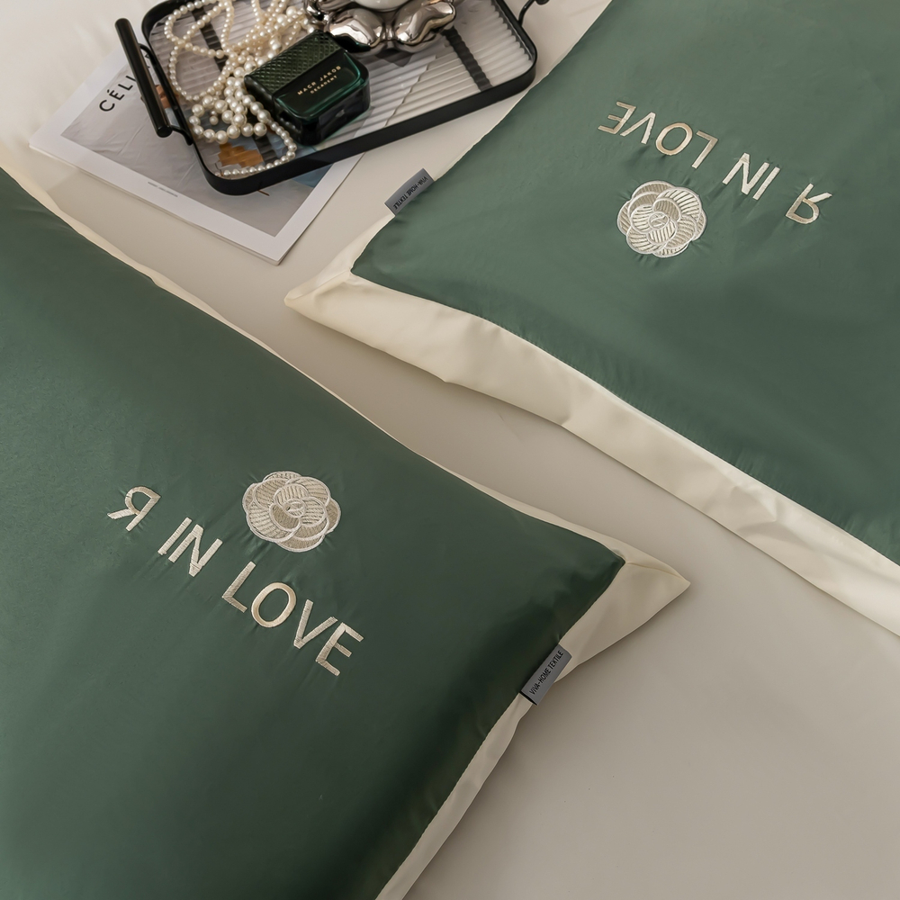 Комплект постельного белья Сатин-Шелк Я IN LOVE на резинке LVR010