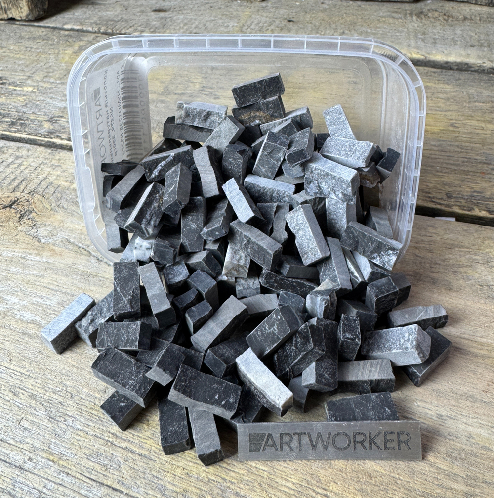 Колотый натуральный камень NS279, 350гр