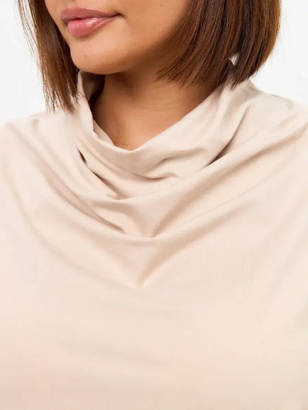 Лонгслив с цельнокроеным воротником бежевый